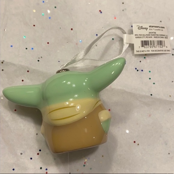 NWT Disney Hallmark Baby Yoda Ornament 🎄 - Picture 3 of 3